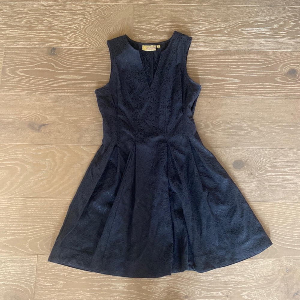 Size 3, (I wear size S) Vera wang princess brand